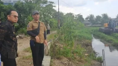 Pemkab Bangka Tengah Mengambil Langkah Inovatif dengan Mengeruk Kolong Silok untuk Mengatasi Banjir