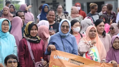 Relawan Kreatif! Pelatihan Foto Produk Dengan Hanya Menggunakan Ponsel untuk UKM